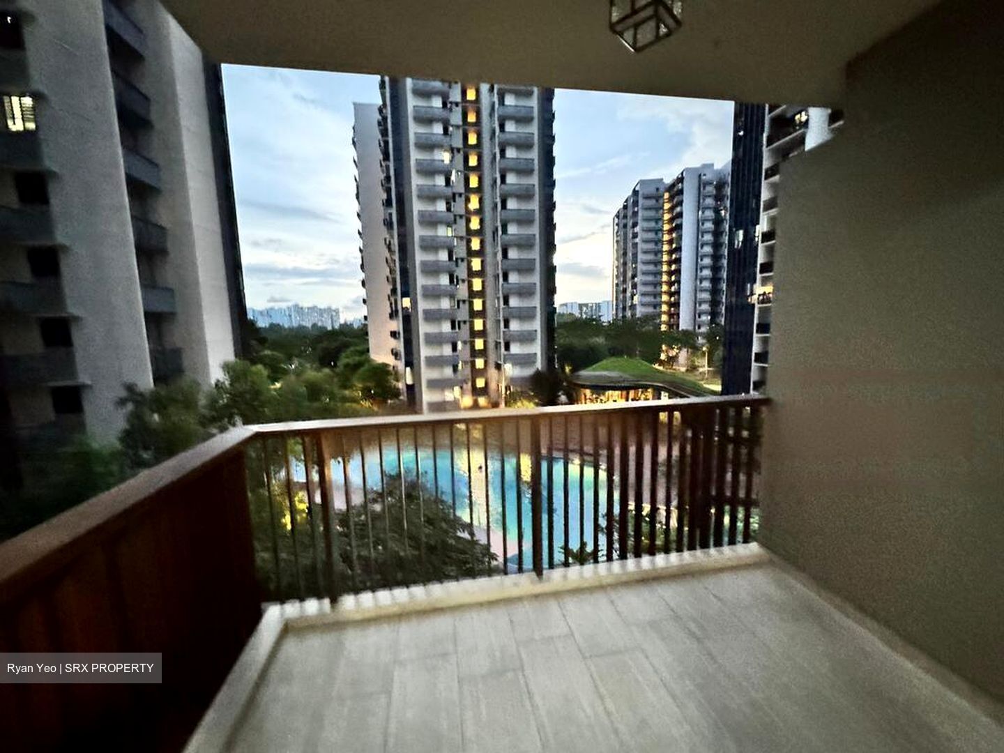 Lakeville (D22), Condominium #557243181